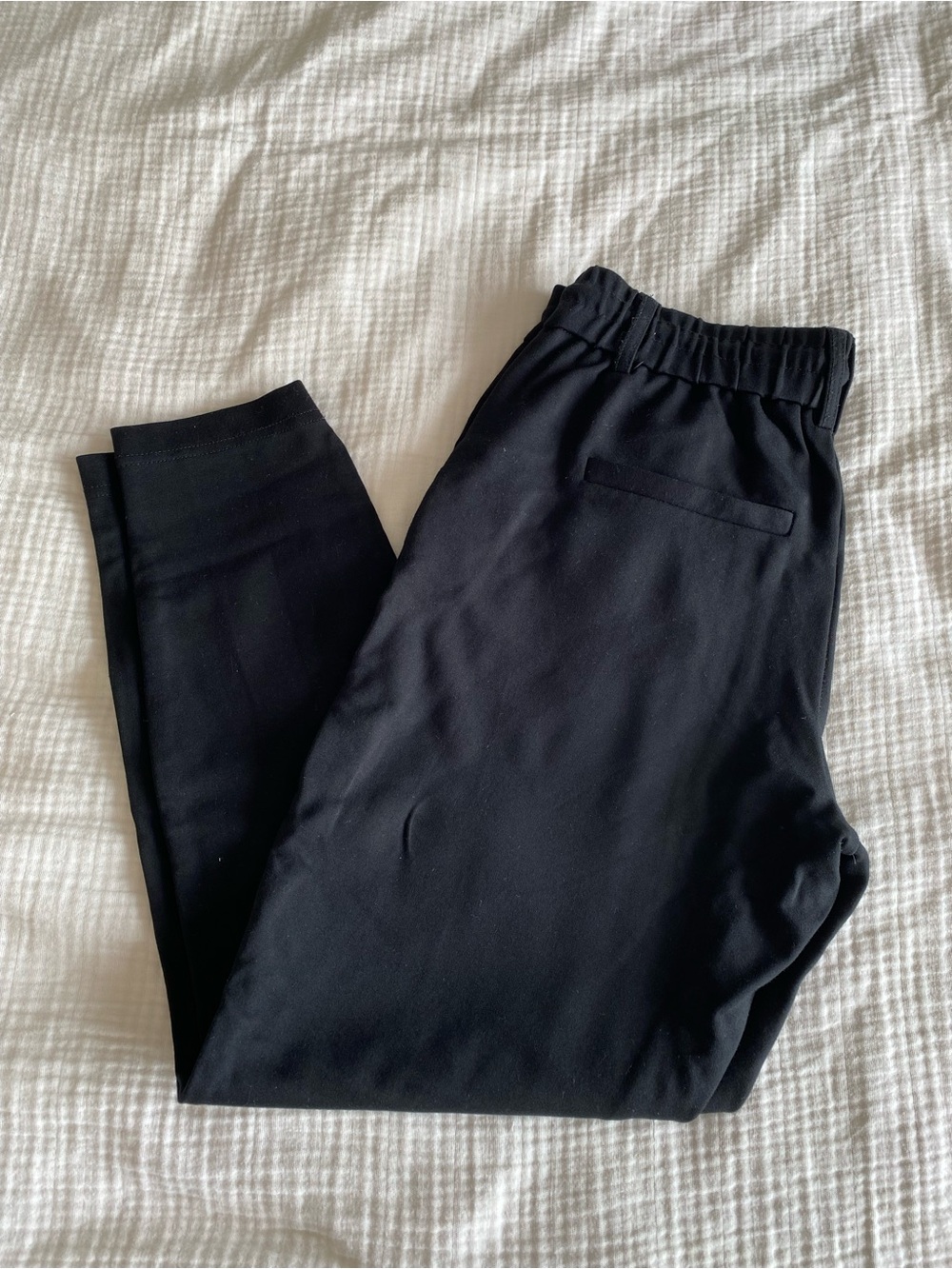 Black Elastic-Waist Casual Pants